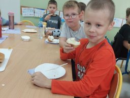 b_1024_768_0_00_images_2023_2024_KAWA_Kanapki_395682430_794437272484223_8697292934285384550_n